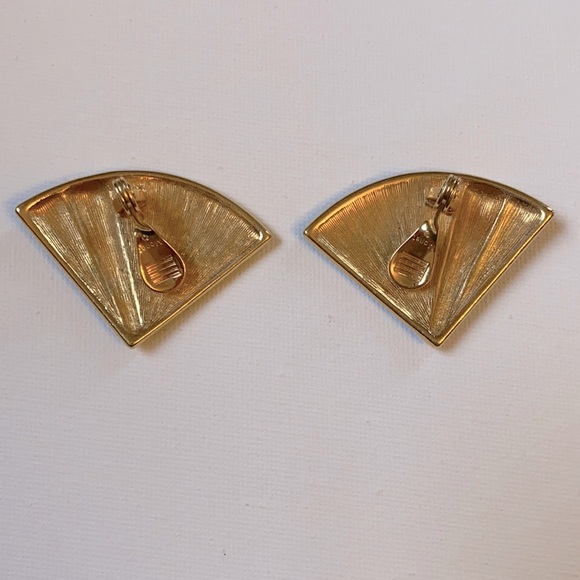 Vintage Monet earrings - Picture 4 of 6